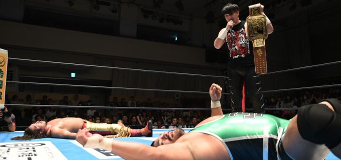 【新日本】辻陽太がジェフ・コブのTV王座挑戦もドロー！試合後、成田蓮が乱入「このベルトをな手にしていいのはオレだけなんだ、バ～カ！」