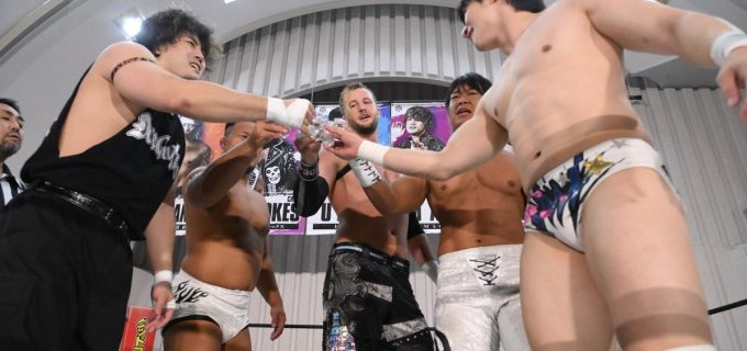 【DDT】2024年最後のビアガーデンプロレスはメインイベント参戦選手が全員泥酔して終幕！ドランクマッチは酒の強さ？でクリス＆高梨が勝利