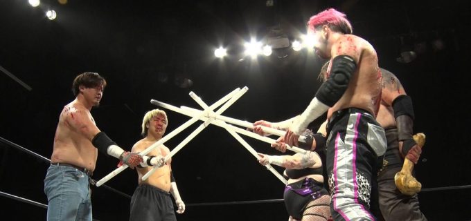 【大日本】新木場で熱戦！「蛍光灯100本ストリートファイト6人タッグデスマッチ」が会場を沸かす！