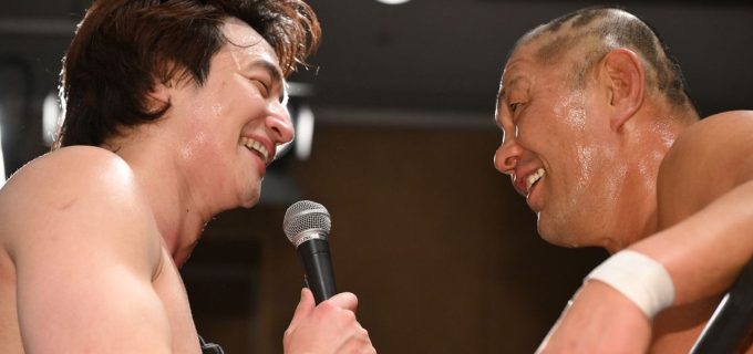 【DDT】鈴木みのるがUNIVERSAL王座前哨戦で王者・上野勇希を圧倒！「後楽園をぶち壊す勢いで俺と全力で遊びましょ」