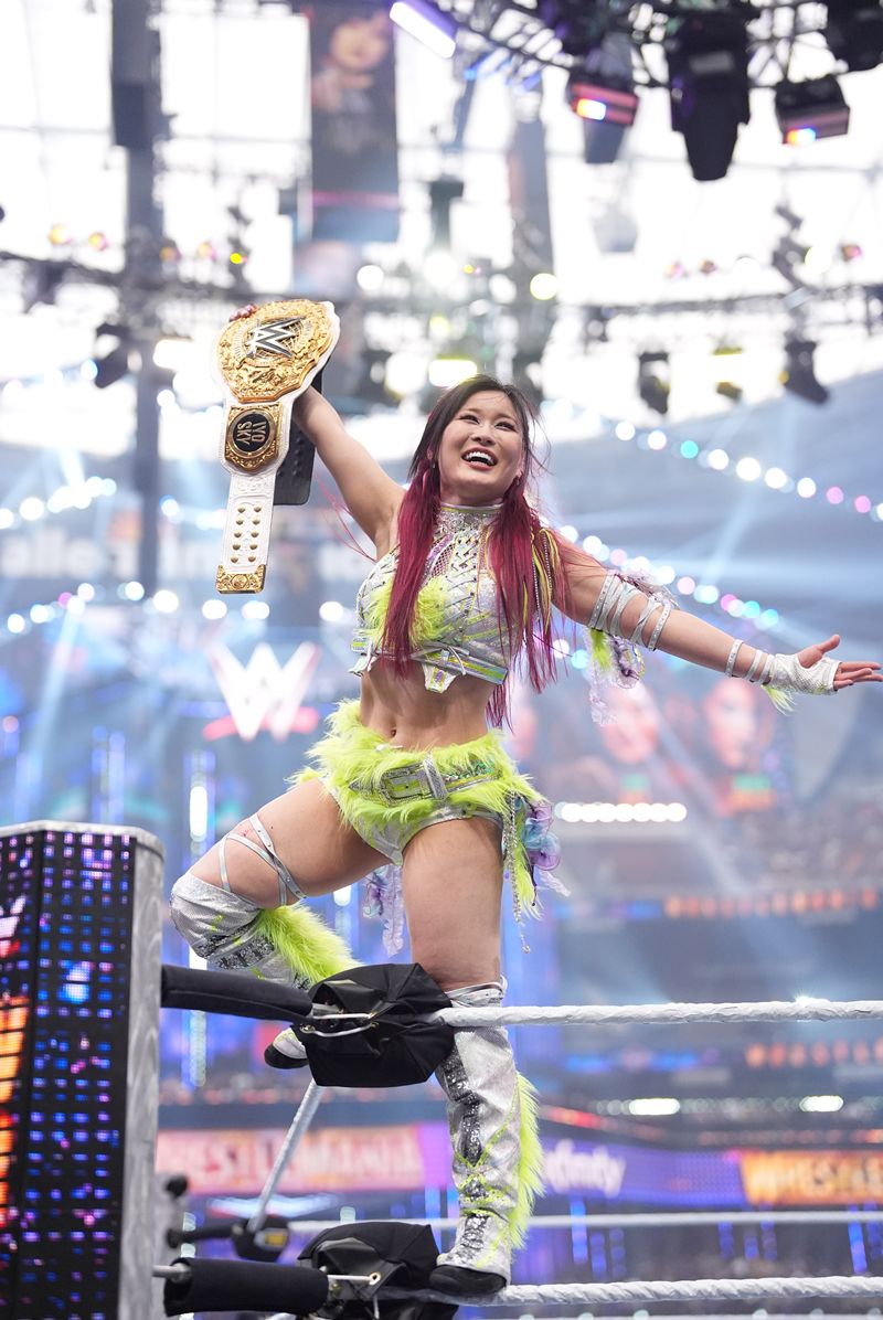 WWE】イヨ・スカイ、女子世界王座を死守！年間最大の祭典『レッスル