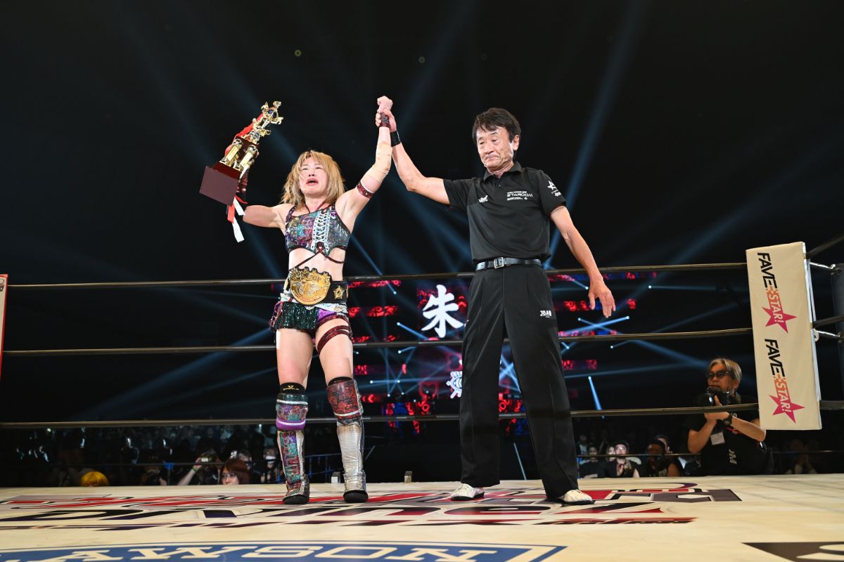 値下げ交渉不可 岩谷麻優 フォトフレーム IWGP女子王座 スターダム アイコン”になるには勝つだけじゃダメ。IWGP女子を獲って防衛