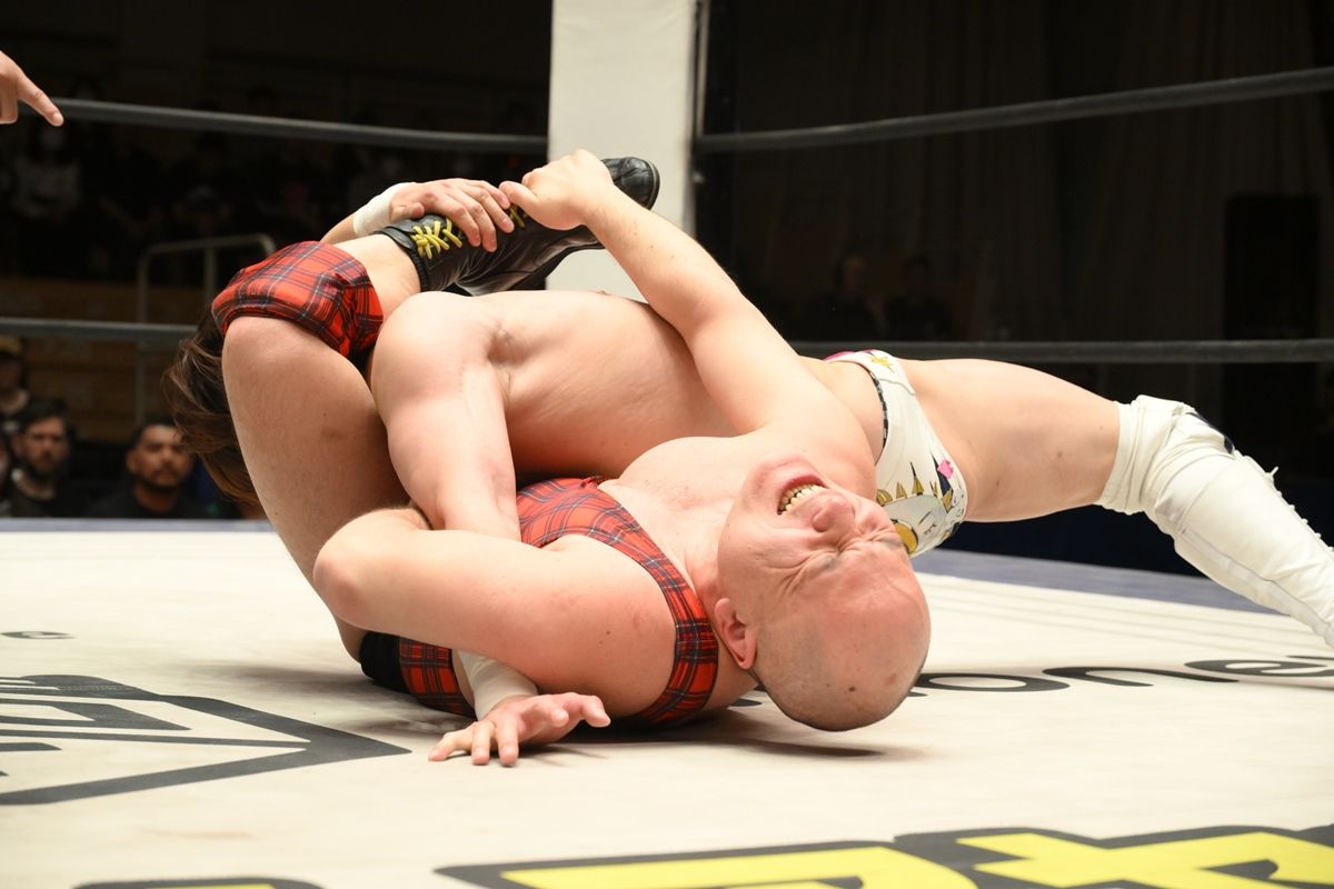 上野勇希がアントーニオ本多を撃破し「KING OF DDT」1回戦突破
