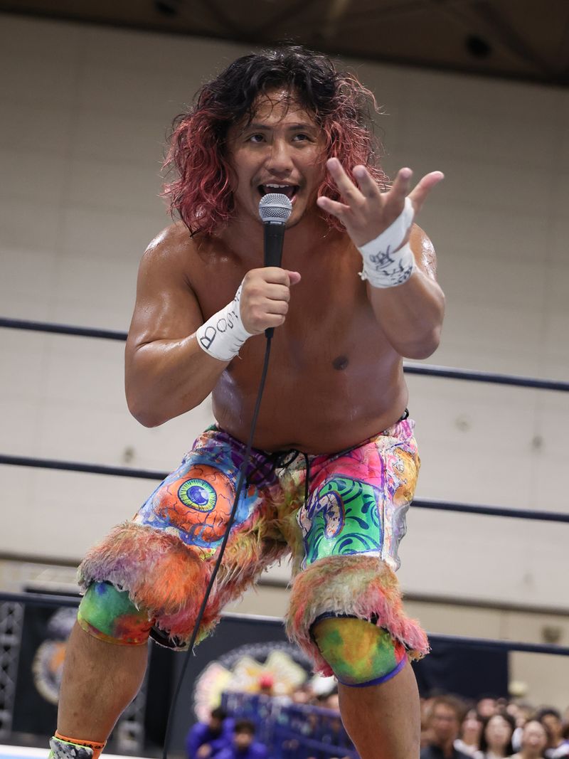 新日本・ヒロム、YOHとの激闘制しBOSJ連覇！乱入SHOが