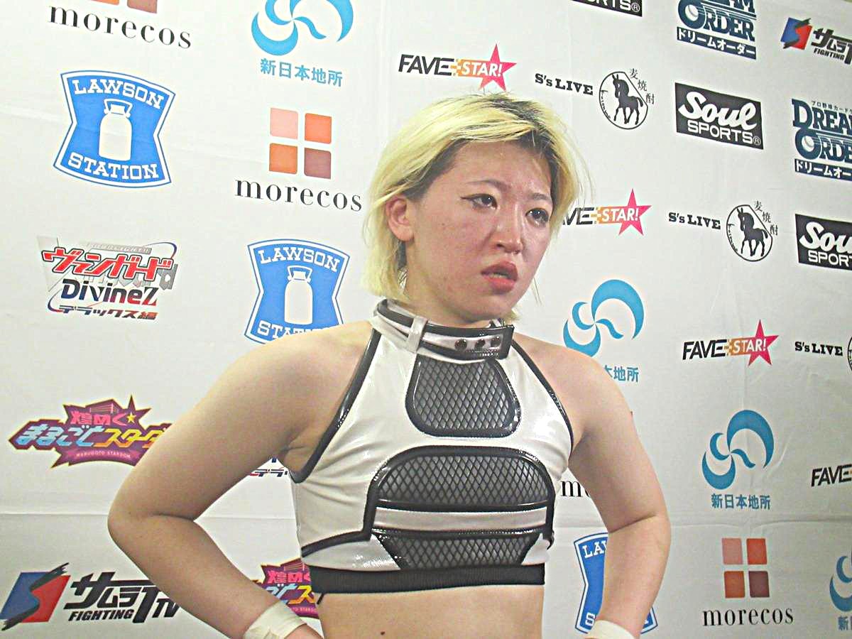 スターダム 女子プロレス ビジュアルタオル クリスマス 梨杏 選手 梨杏 | 選手紹介 | スターダム✪STARDOM
