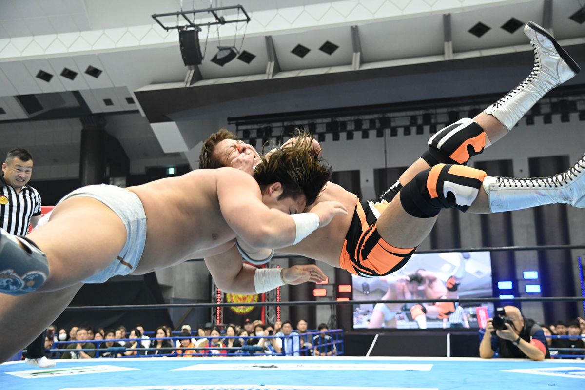新日本プロレス　大岩陵平ボディバッグ 大岩陵平 ボディバッグ