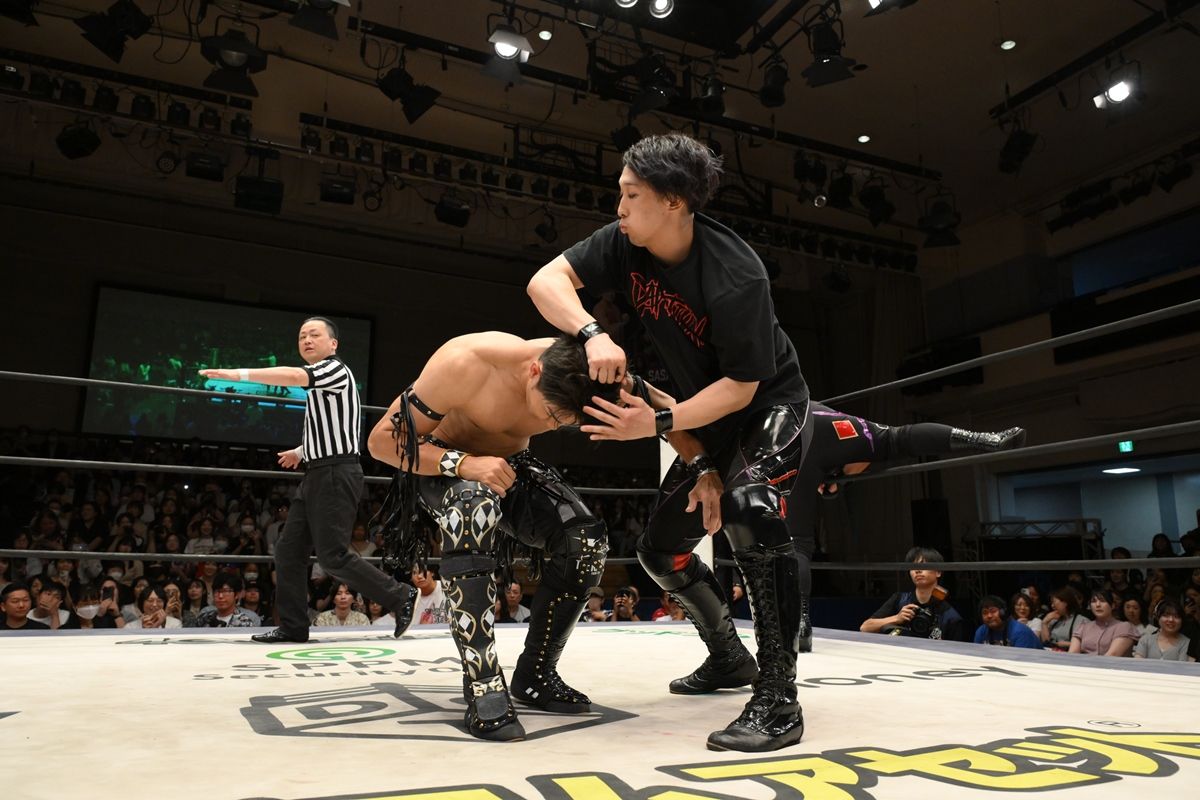 武知海青　プロレス　DDT 25cmビッグアクリルスタンド RAMPAGE 武知海青 プロレス DDT 25cmビッグアクリルスタンド RAMPAGE