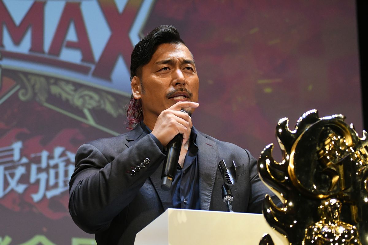 【値下げしました】鷹木信悟選手　目覚まし時計 正規販売店】 新日本プロレス 鷹木信悟選手 ボイス付き目覚まし
