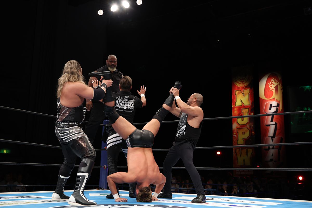 新日本】H.O.T.同門対決は予測不能の無法劇場！SANADA、大混乱の