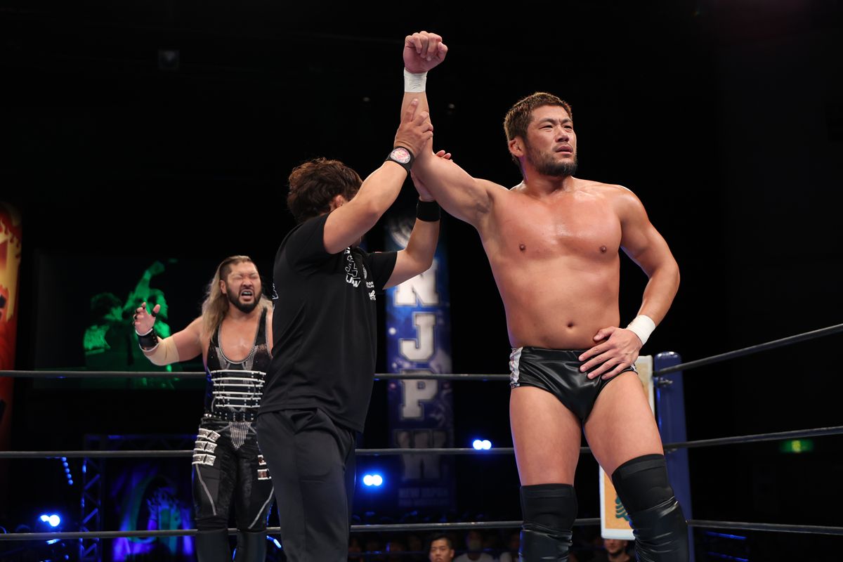新日本】H.O.T.同門対決は予測不能の無法劇場！SANADA、大混乱の