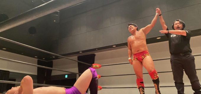 【大日本】青木優也、横浜にぎわい座メインでコブラツイスト葬！ 五十嵐玲也から貫禄のギブアップ奪取！