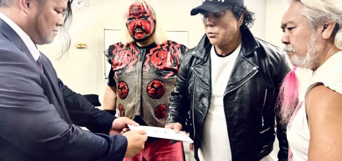 “初代タイガーマスクの弟子”間下隼人の電流爆破直訴に大仁田厚が覚悟を問いかけ「クビになっても電流爆破やりたいか？」