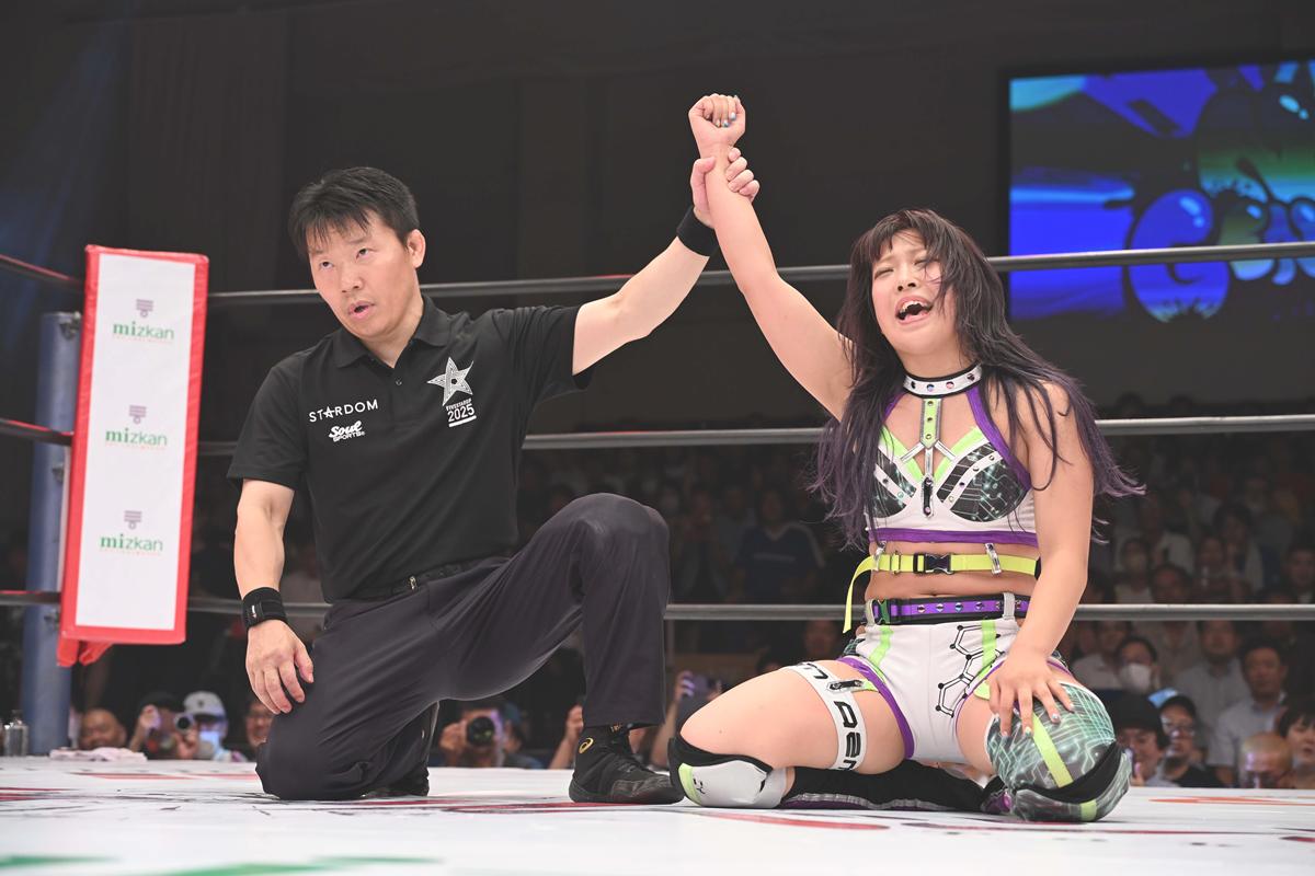 STARDOM 5★STAR GP 2017 DVD 女子プロレス 61wHJVLFkNL._UF350,350_QL50_.jpg