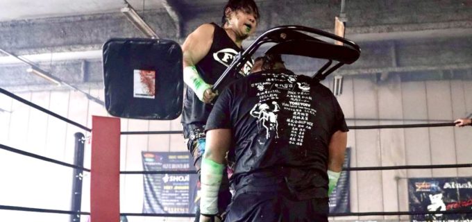 【FMWE】大仁田、電流爆破で下した間下にまさかの“邪道軍”勧誘！「間下！邪道軍に入れよ。自由で楽しいぞ」