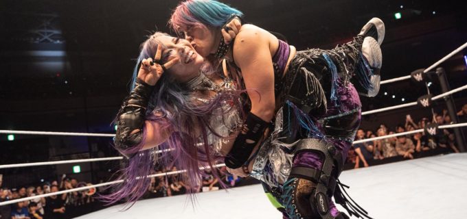 【WWE】伝説のASUKA皇后＆Kairi皇女が両国で凱旋勝利！“カブキ・ウォリアーズ”が前日の雪辱を果たし、合体技で絆を再証明