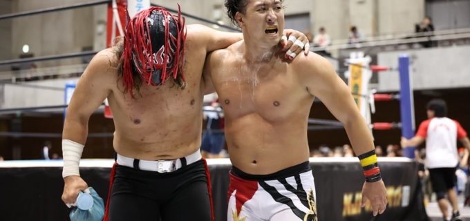 【新日本】「俺はこのリーグ戦に懸けてる！」KUUKAI、魂の叫びも…H.O.T.の非情なる“パウダー攻撃”の前に無念の2敗目