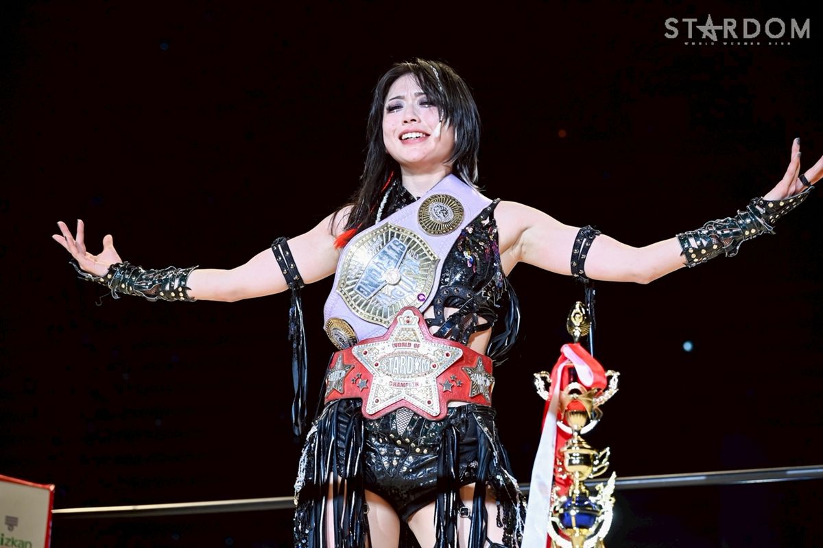 スターダム】上谷沙弥、同門・渡辺桃との21分死闘を制し2冠防衛「最高