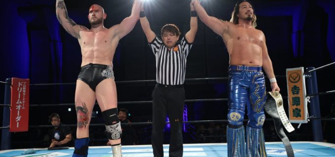 【新日本】ゲイブが“大巨人”石川修司のテーブル葬から生還し、流血の逆転勝利！ 辻「素直に喜べねぇ」とパートナーの狂気に苦言