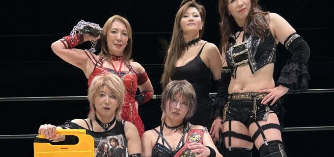 【OZアカデミー】尾崎魔弓、ベルト盗難被害の安納サオリに「先代ベルト」託す救いの手！ 正危軍が大阪決戦制圧