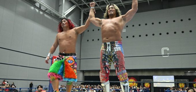 【新日本】棚橋弘至、ヒロムが繰り出す禁断の“内藤＆オカダ殺法”を受けきり激勝！試合後、ドームへ向け“ウェーブ”の予行演習「過去最高の盛り上がりのドームにしたいから」