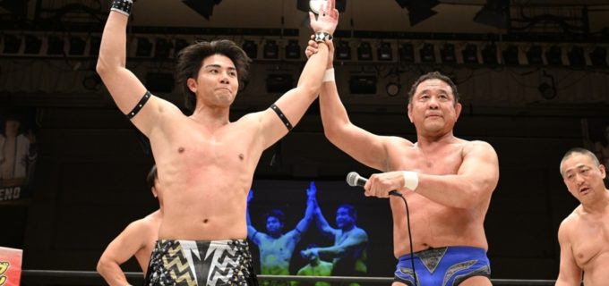 【DDT】「プロレス大賞」新人賞受賞の武知海青が永田裕志＆髙木三四郎組から自力2勝目を奪取！「場数を増やして、もっとプロレスを世の中に広めるために頑張っていきたい」