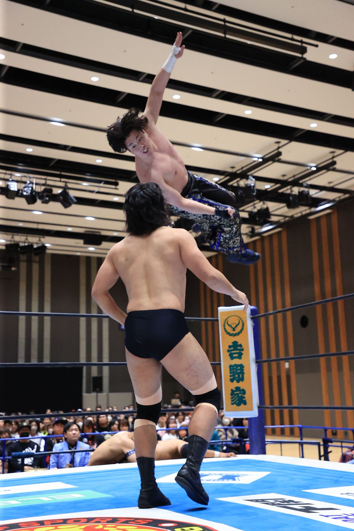 新日本】NEVER6人タッグ戦線、ドームへ向け大混戦！ 王者ワトが勝利も