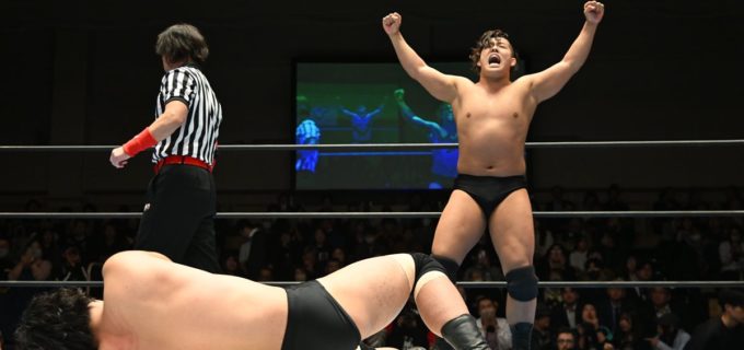 【新日本】『ヤングライオン杯』準決勝、嘉藤が安田を電光石火の脇固めで決勝進出！「俺が勝ってメキシコ行き決めたる」と悲願へ王手