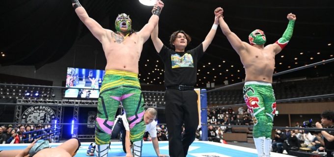 【新日本】ルチャの未来・フトゥーロが舞った！ スワンダイブ式ムーンサルトで嘉藤匠馬を粉砕、タッグT初戦突破