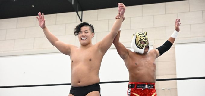 【新日本】“ストゥーカトー”有終の美！ メキシコへ旅立つ若獅子・嘉藤匠馬へ、タイガーマスクが贈った30年前の涙の記憶「彼なら必ずやり遂げるだろう」