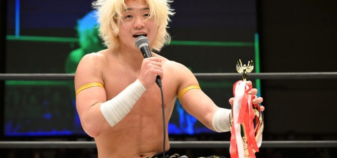 【DDT】須見和馬が“同期生”正田壮史を撃破し、「DGC」初制覇！佐々木大輔の襲撃受けるも「UNIVERSALのベルトを巻くのは俺」