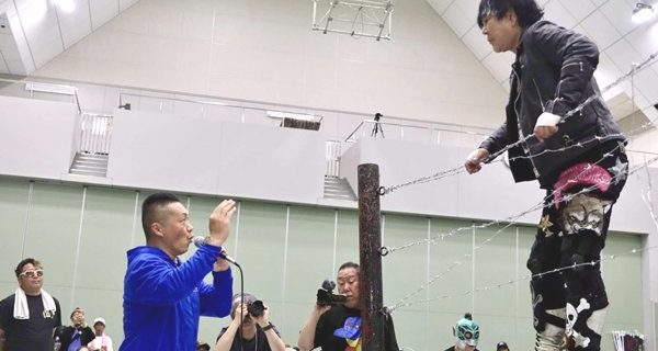 【FMWE】左肩鍵盤断裂のCIMAが大仁田厚に5月5日参戦嘆願！「ぜひ、このCIMAをブッキングしてくださいよ！」