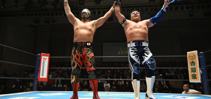 【新日本】鷹木信悟の代打“ハツラツ・ゲレーロ”が後楽園を熱狂の渦に！ 謎の覆面男がゼインを粉砕し、ウルティモと歓喜のダンス