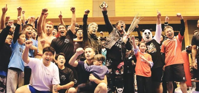 大仁田厚が3.20山梨で卒業生を祝福！ 自身の“40代での高校卒業”も回顧「プロレスの力でエールを送りたい」