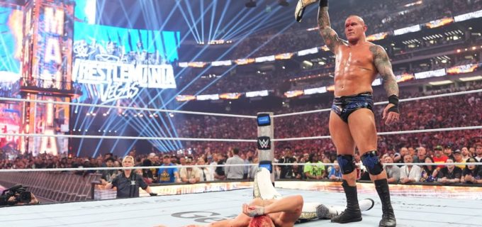 【WWE】『レッスルマニア』初日は衝撃の結末… 試合後、敗れたランディ・オートンが統一王者コーディ・ローデスをパントキックで粉砕し不敵な笑み