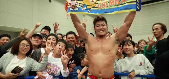 【新日本】上村優也が故郷・今治で歓喜の凱旋勝利！ H.O.T.をライオンズシャイナーで粉砕し、IWGP王座への誓いを宣言「あのベルトを巻いて帰ってきます」