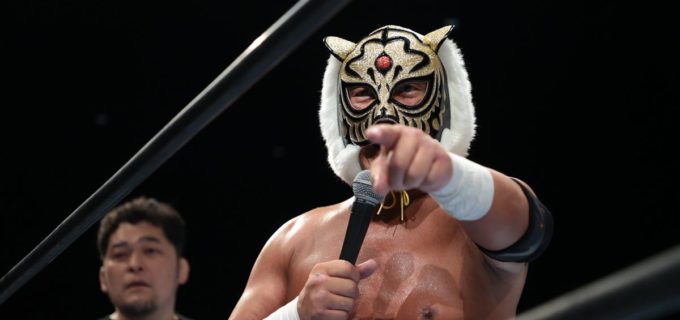 【新日本】 SHOの暴言から幕を開けた山口決戦は、覆面剥ぎと大乱闘の末に制御不能のノーコンテスト決着！怒りのタイガーがDOUKIに対し「そのテメーが持ってる汚れたベルトを、必ずオレの腰に戻してやる！」