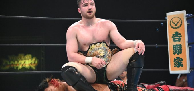 【新日本】“史上最年少の最強王者”カラム・ニューマンが鷹木信悟を屈辱的ノックアウト！ MADE IN JAPANの掟破りで挑戦者への完全通告「フクオカでは、お前の夢を潰してやる」