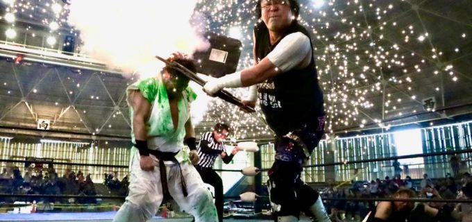 【FMWE】大仁田厚が電流爆破椅子で脳天直撃の劇的勝利！ 堺の空に「胸いっぱい生きようぜ！」と絶叫
