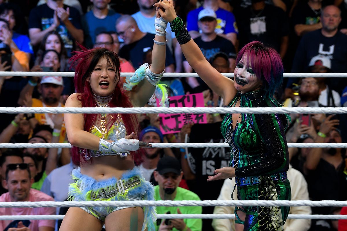 WWE】イヨ・スカイが日本人対決を制し因縁決着！ 試合後の号泣と和解が