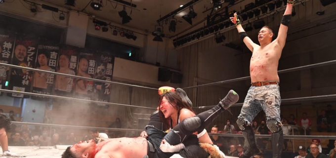 【大日本】山下りなが蛍光灯100本デスマッチで高橋匡哉を粉砕！「私はまだまだ調子にのるし後楽園大会に継続参戦して盛り上げていきますよ」