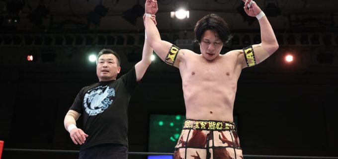 【新日本】YOHが異色対決を制し「いつだってドラマティックさ」！敗れた佐々木大輔にエル・デスペラードがマジギレ乱入