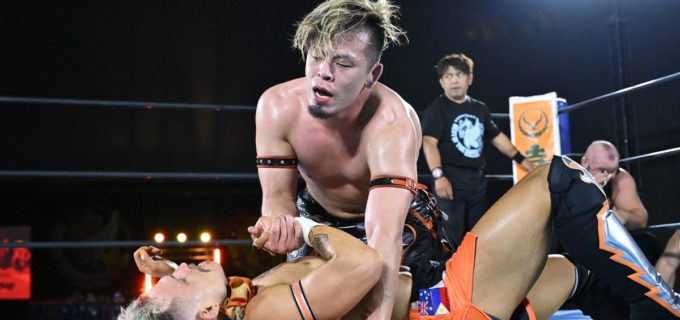 【新日本】互いの必殺技を切り返し合う極限の読み合い！藤田晃生が相棒ロビー・イーグルスを破り2年連続の『BOSJ』決勝へ「お前らも信じて待っとけよ」