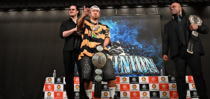 【新日本】沈黙のグレート-O-カーンにYuto-Iceが「オタクを利用して稼ごうぜ」と痛烈挑発！ 異様な熱気に包まれたIWGPタッグ調印式