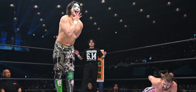 【新日本】鉄板仕込みの隙を突くFBS！ジェイク・リーがノーDQマッチでエル・ファンタズモに激勝「私から一つアドバイスをあげるとしたら」