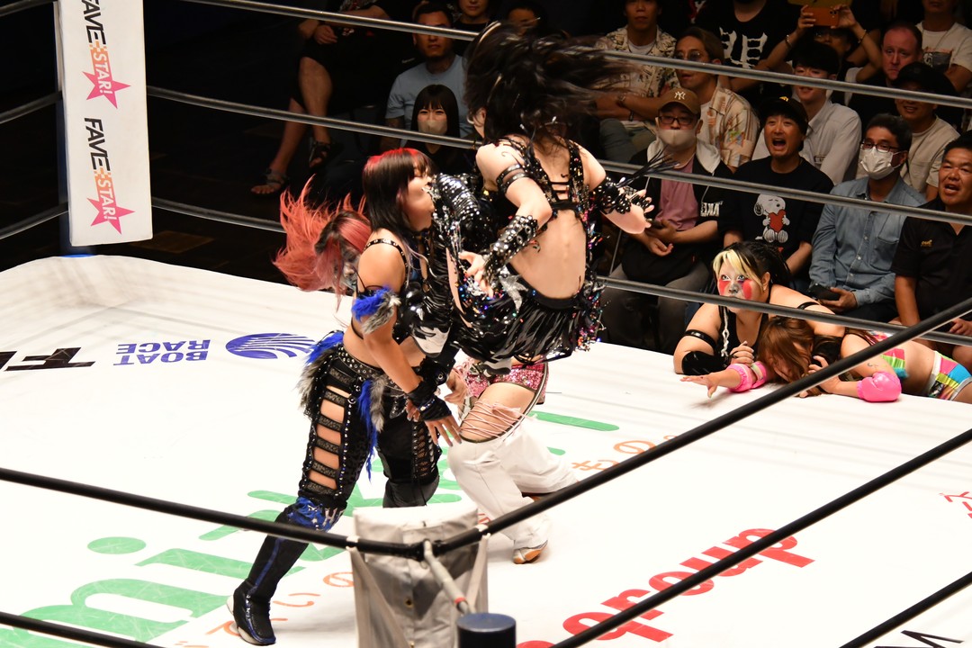 スターダム】「赤いベルトさえも…」上谷沙弥と渡辺桃が痛恨の誤爆で