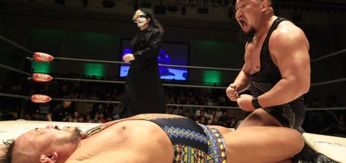 【ノア】マサ北宮が無法ファイトで飯野雄貴を粉砕「生き残るために必死に食らいつけよ。戦いが足んねえよ」 飯野は反則連発に激怒しGHCタッグ防衛を誓う
