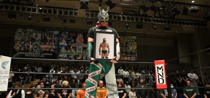 【ドラゴンゲート】急逝したPACさんを追悼！タッグパートナーのキッドが「これからもずっと大切なドラゴンゲートの仲間です」と涙でメッセージ